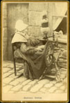 Une vieille bretonne en coiffe et son rouet  - 1880