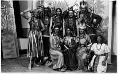 La troupe de thtre Tramontane habille en Indien  - 1935