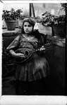 Portrait d'une petite fille jouant de la mandoline  - 1920