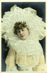 Portrait de Valentine Petit, actrice en habit de sc�ne  - 1900