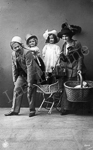 Portrait de famille en studio.  - Allemagne - 1910