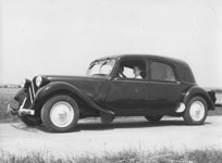 Photographie d'une traction avant Citro�n  - 1950
