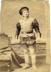 Un acteur pose avec ses habits de thtre  - 1865