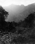 Une vieille glise dans un paysage de montagne.  - 1938