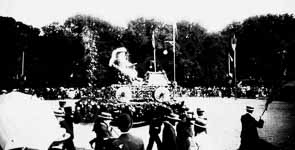 F�te des fleurs, char repr�sentant une voiture  - Le Mans (72)  - 1906