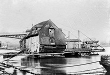 Un moulin flottant sur les bords du Rhône.  - Lyon (69)  - 1860