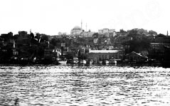 Une vue du port d'Istanbul avec ses mosquées  - Turquie (Istanbul)  - 1925