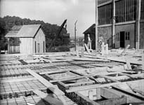 La construction d'un plancher en béton d'une usine  - 1930